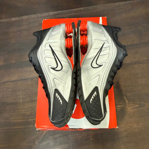 Nike Shox R4 Metallic Silver Black Picante Red (GS) - Image 4