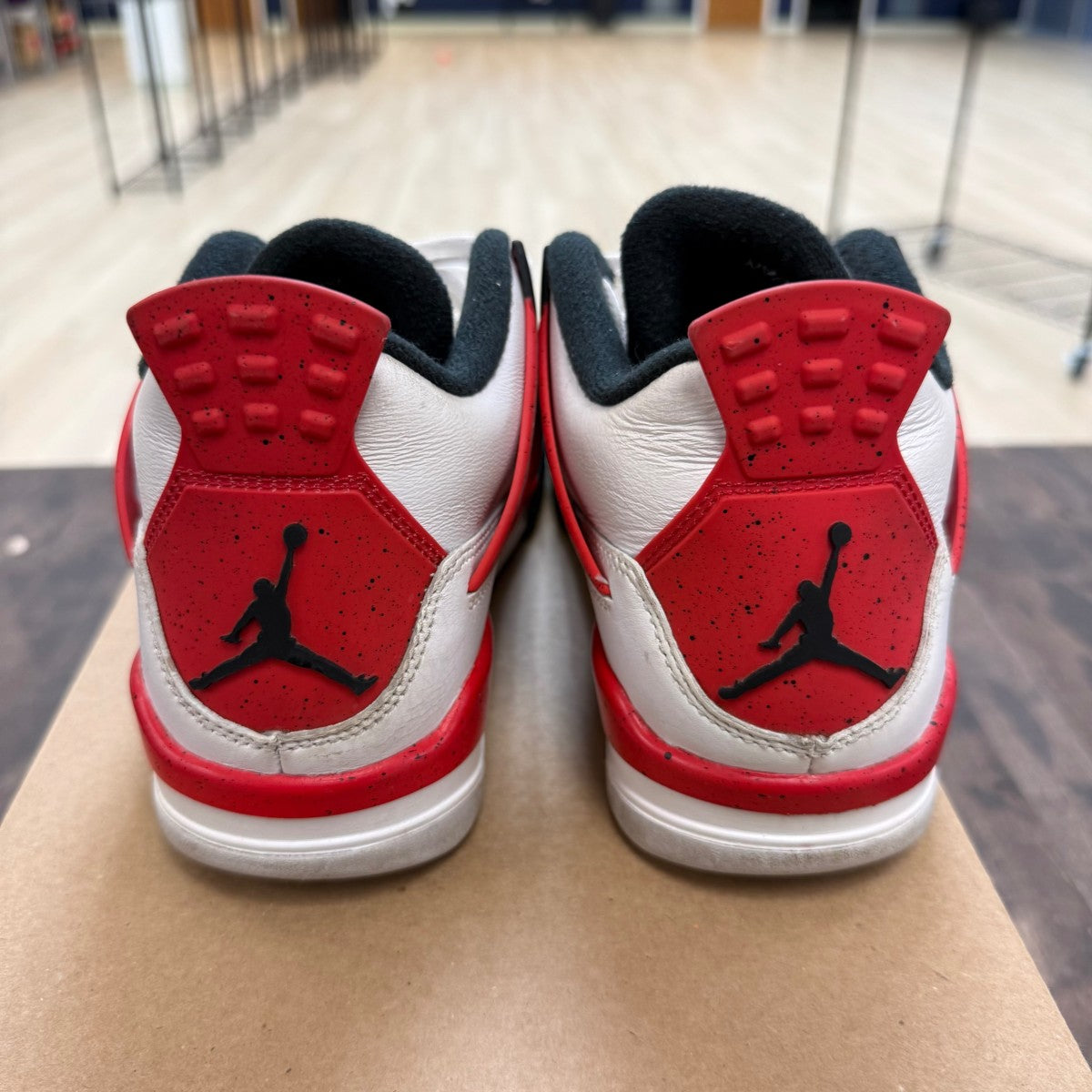 Jordan 4 Retro Red Cement (GS) Size 6Y (Pre-Owned) - Image 3