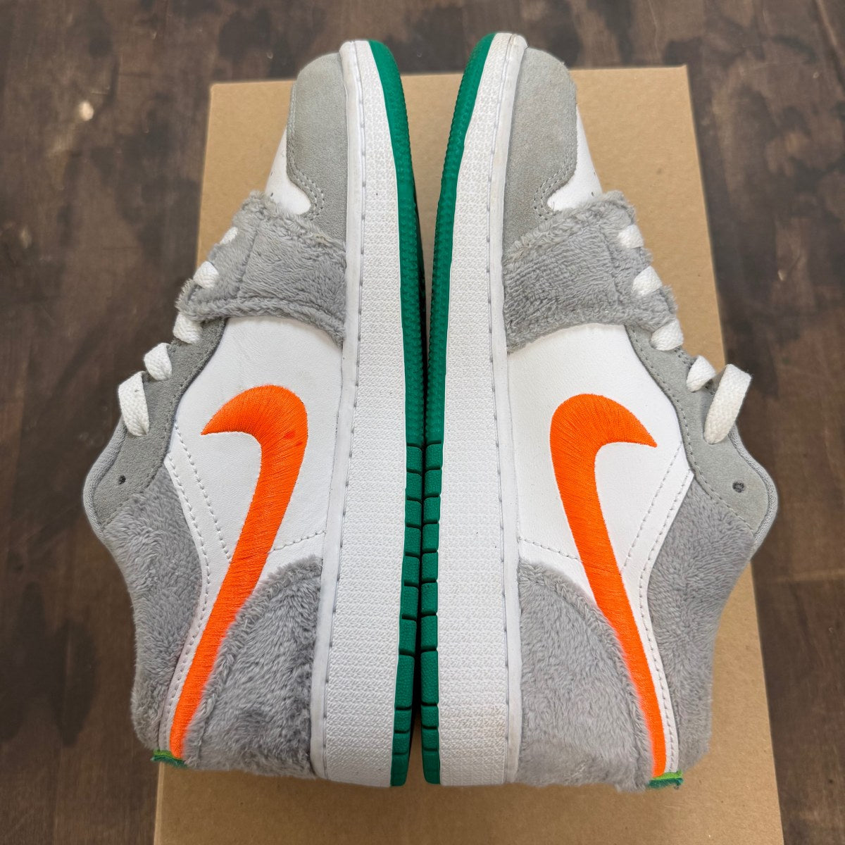 Jordan 1 Low SE Rabbit (GS) Size 6Y (Pre-Owned) - Image 4