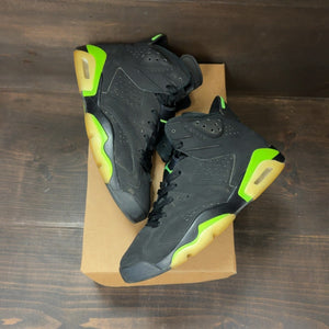 Jordan 6 Retro Electric Green Size 9 (Pre-Owned) - Image 2