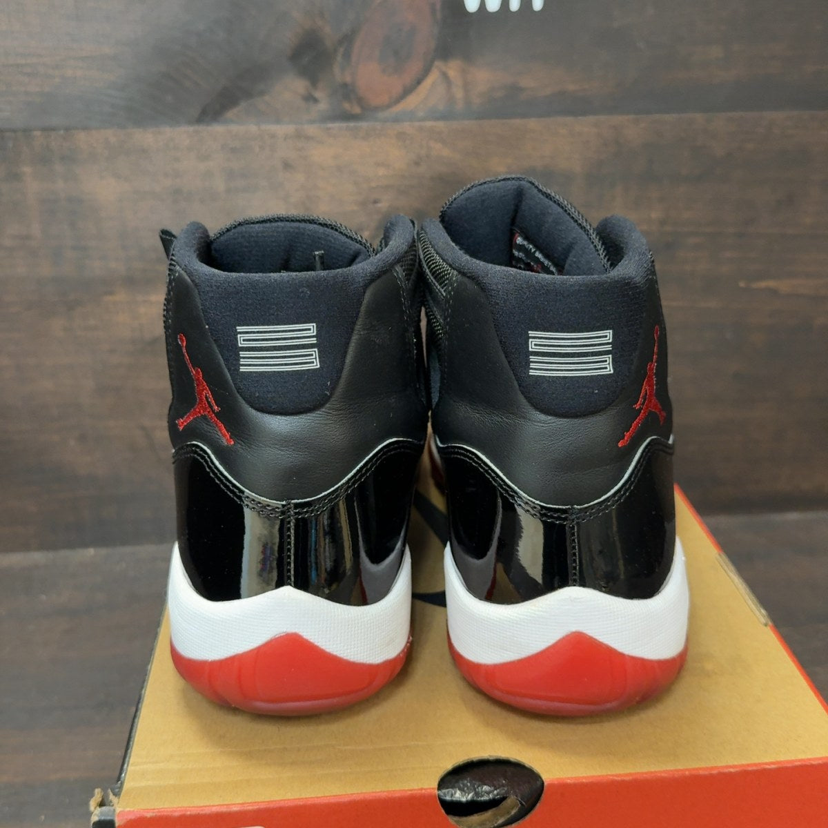Jordan 11 Retro Playoffs Bred (2019) Size 9.5 (Pre-Owned)