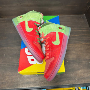 Nike SB Dunk High Strawberry Cough (Regular Box) - Image 2