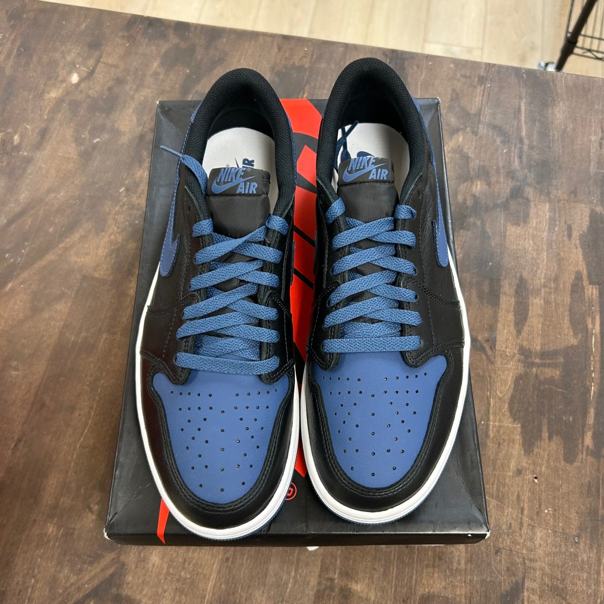 Jordan 1 Retro Low OG Mystic Navy Size 11 (Moderately Worn Pre-Owned) - Image 2