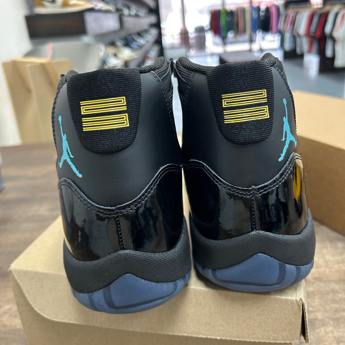 Jordan 11 Retro Gamma Blue (2025) Size 11 (Pre-Owned) - Image 4