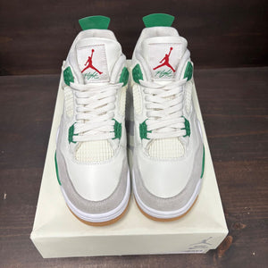 Jordan 4 Retro SB Pine Green Size 9.5 (Pre-Owned) - side