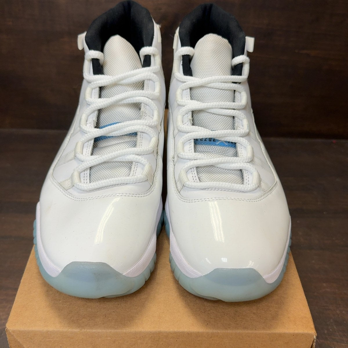 Jordan 11 Retro Legend Blue (2024) Size 11 (Pre-Owned) - Image 3
