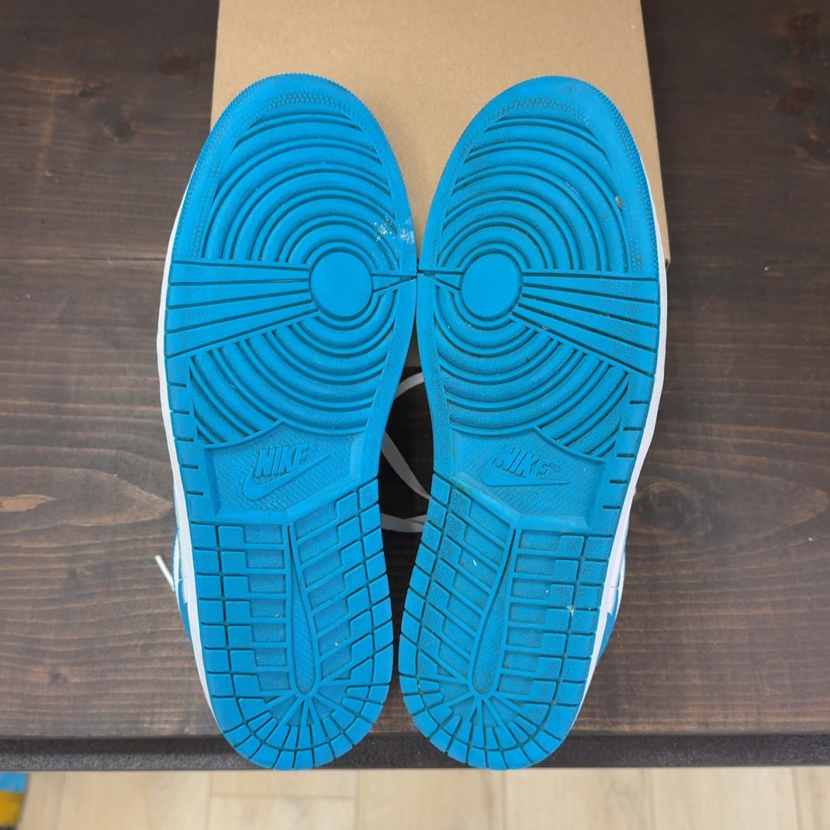 Jordan 1 Low Aquatone Size 11.5 (Pre-Owned) - Image 8