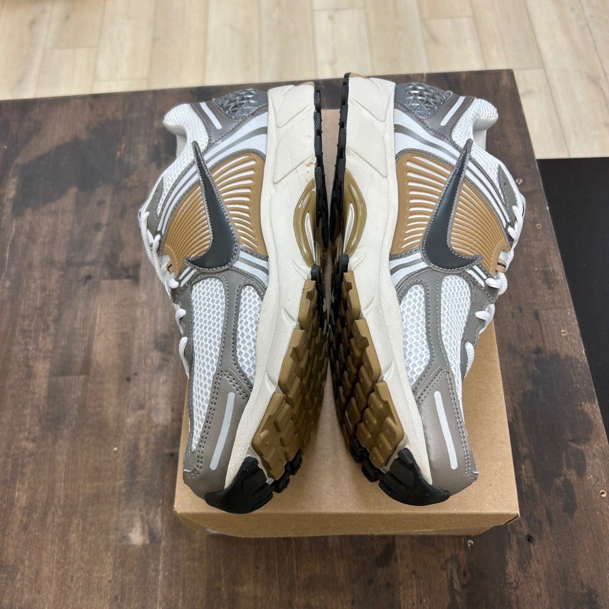 Nike Zoom Vomero 5 Metallic Pewter Size 14 (Pre-Owned) - Image 3