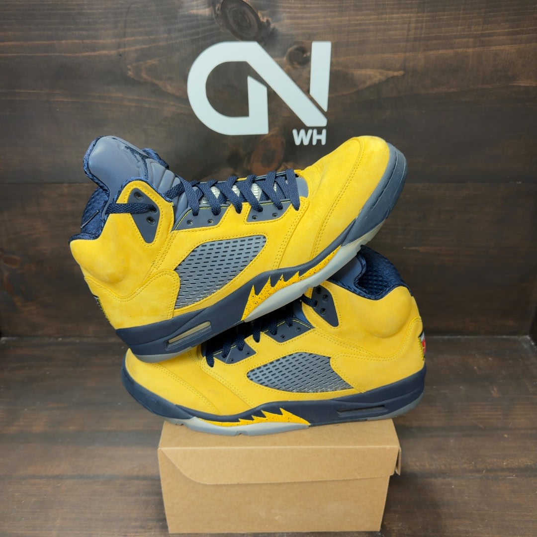 Jordan 5 Retro Michigan (2019) Size 12 (Pre-Owned) - Image 2