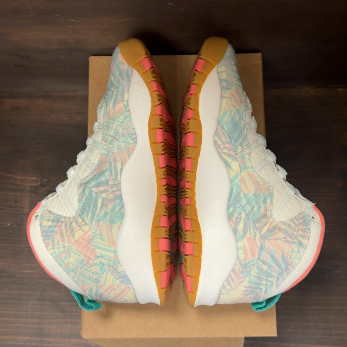 Jordan 10 Retro Super Bowl LIV Size 9.5 - Image 5