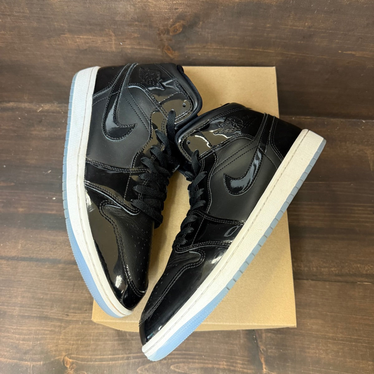 Jordan 1 Mid SE Space Jam Size 10.5 (Pre-Owned) - Image 2