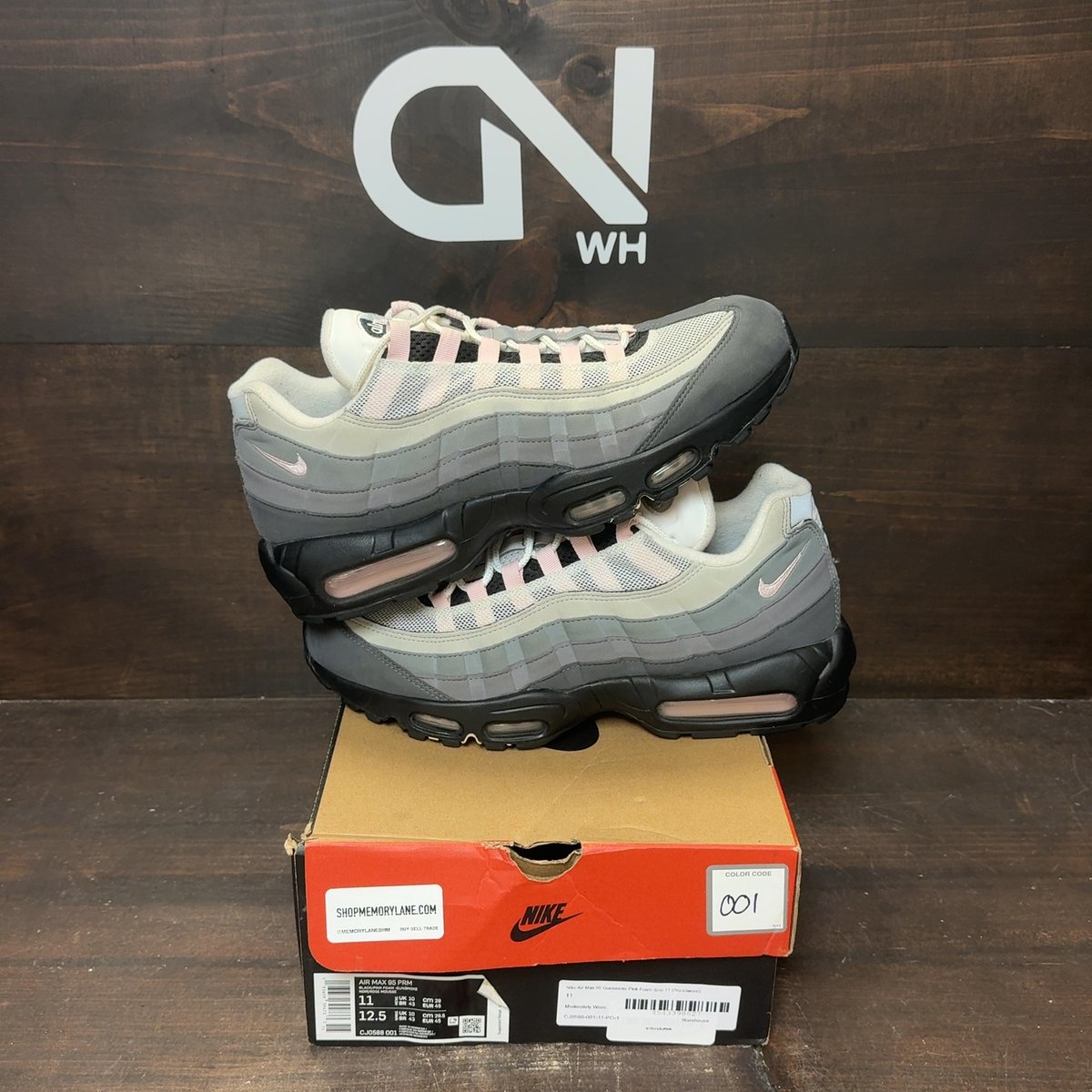 Nike Air Max 95 Gunsmoke Pink Foam Size 11 (Pre-Owned) - front