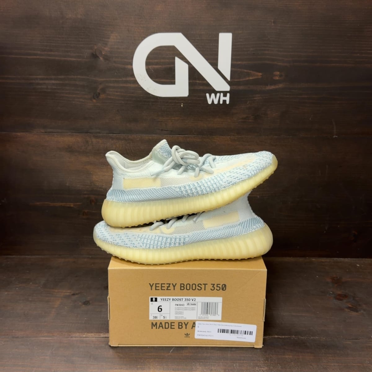 adidas Yeezy Boost 350 V2 Cloud White (Non-Reflective) Size 6 (Pre-Owned) - front