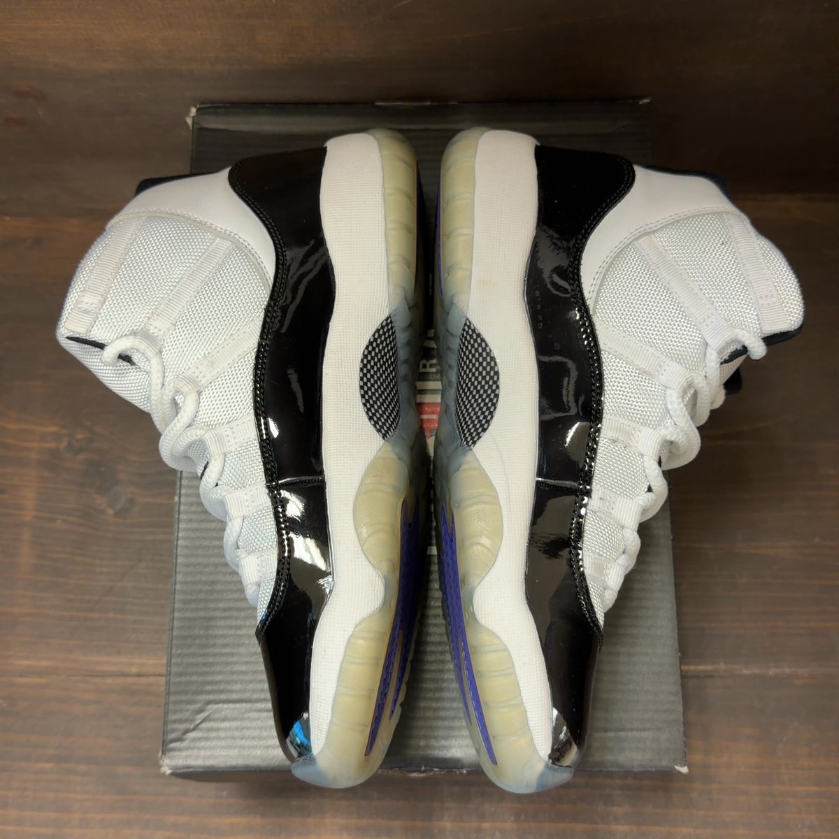 Jordan 11 Retro Concord (2018) (GS) Size 7Y (Pre-Owned) - aux