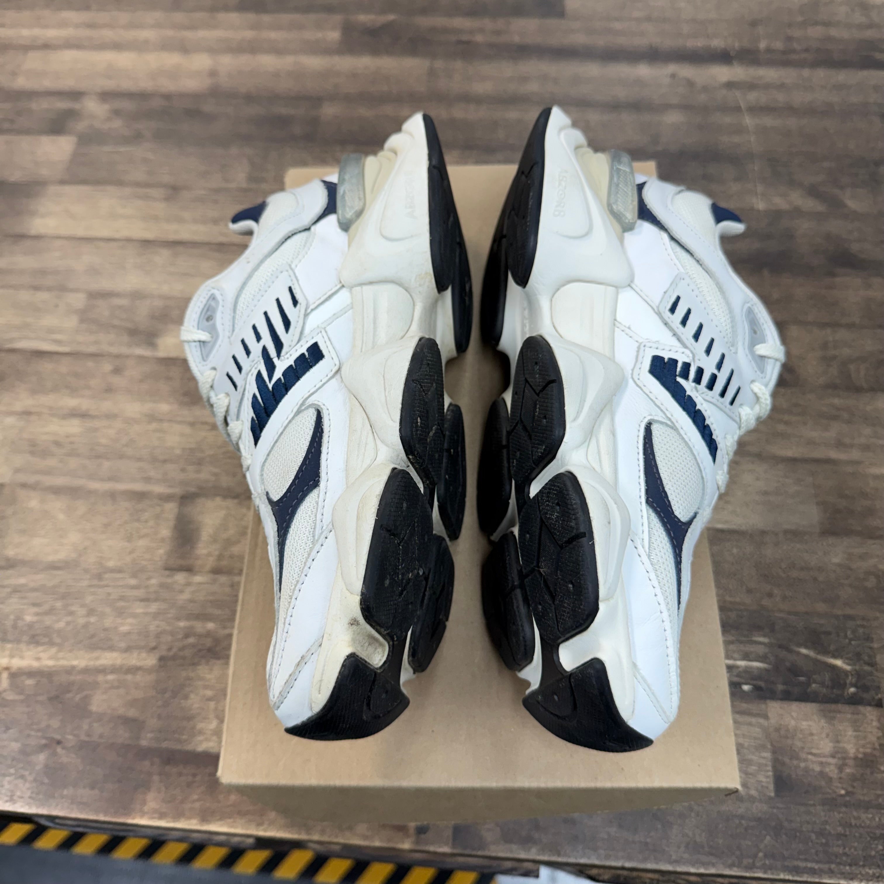 New Balance 9060 White Navy (US 9) (USED, No Box) Size 9 (Pre-Owned) - Image 3