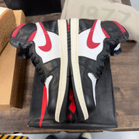 Black Gym Red Jordan 1 Retro High (USED)