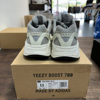 Static Yeezy 700 (USED)