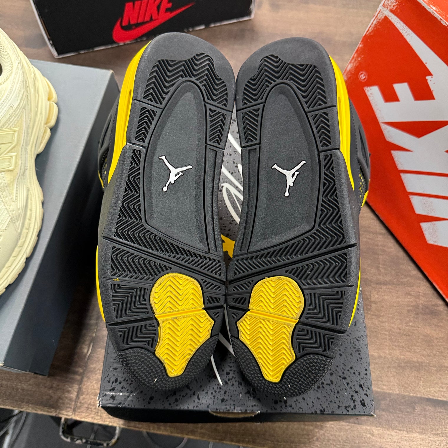 Thunder Jordan 4 Retro (Lightly Worn)