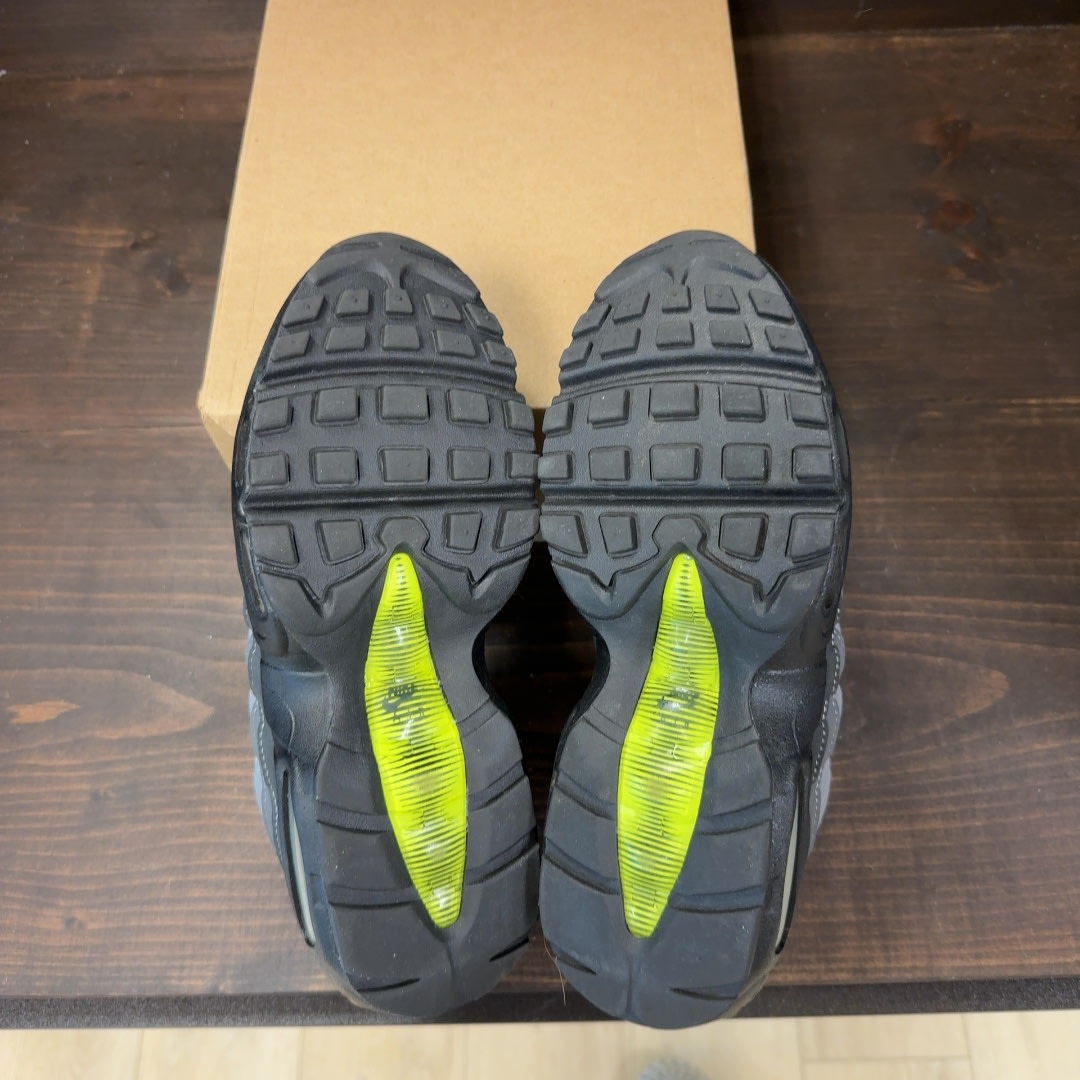 Nike Air Max 95 OG Neon (2020) (GS) Size 7Y (Pre-Owned) - Image 7