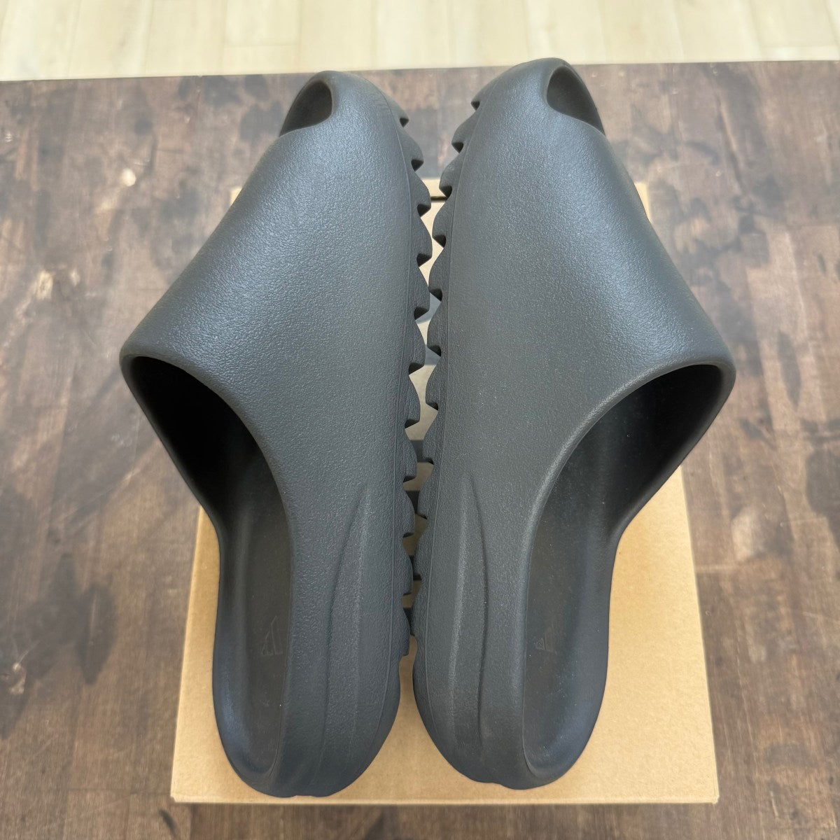adidas Yeezy Slide Onyx - Image 7