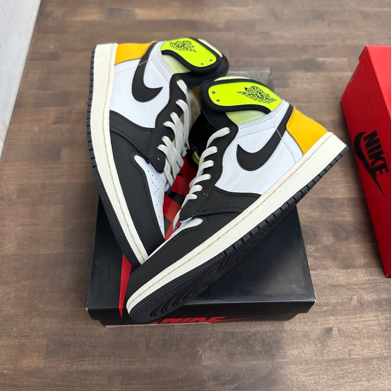 Volt Jordan 1 High (USED)