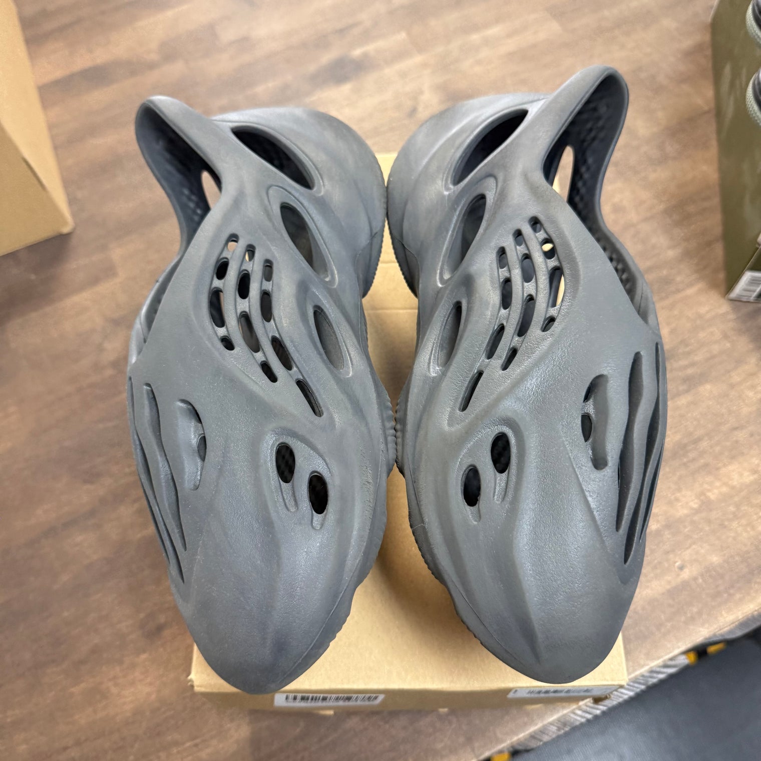 Onyx Yeezy Foam RNNR (USED)