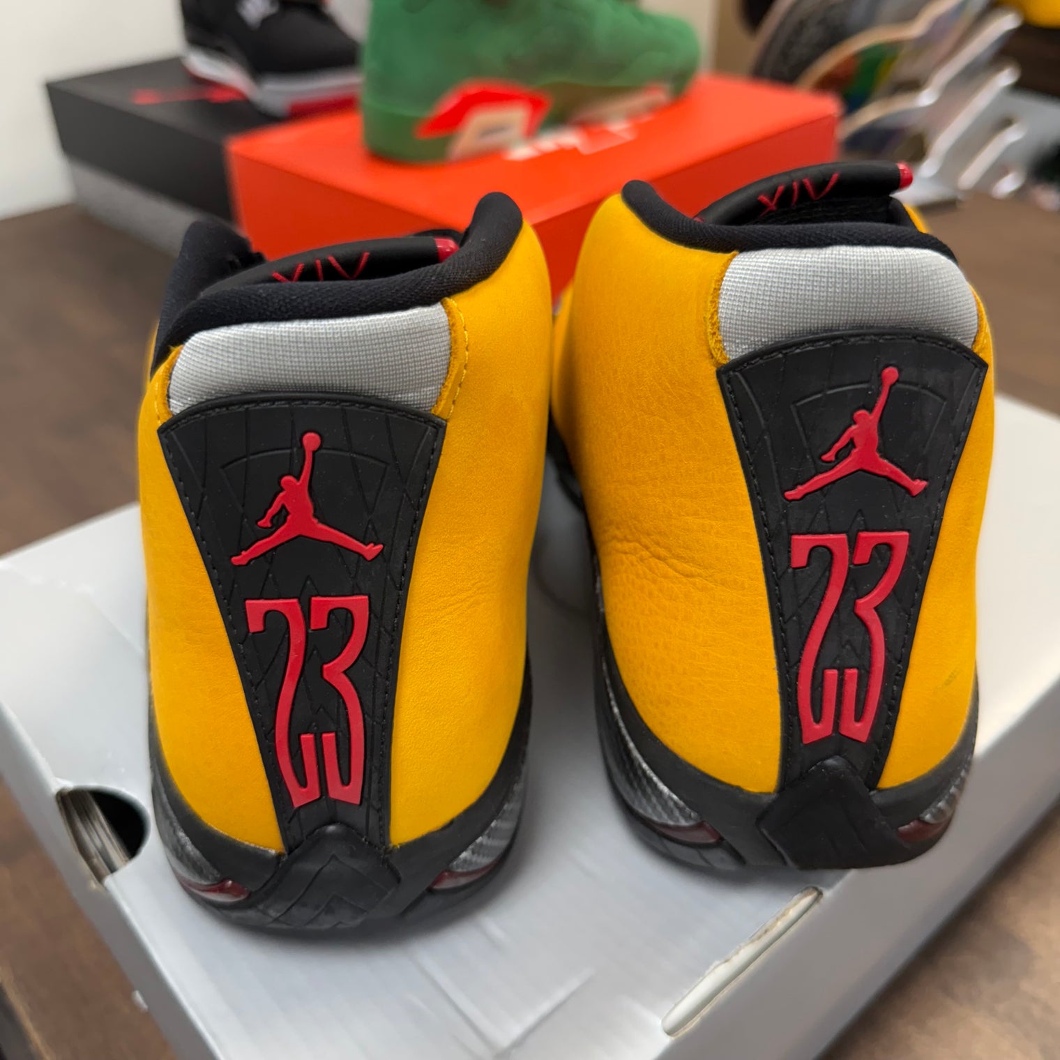 Ferrari University Gold Jordan 14 Retro (USED)
