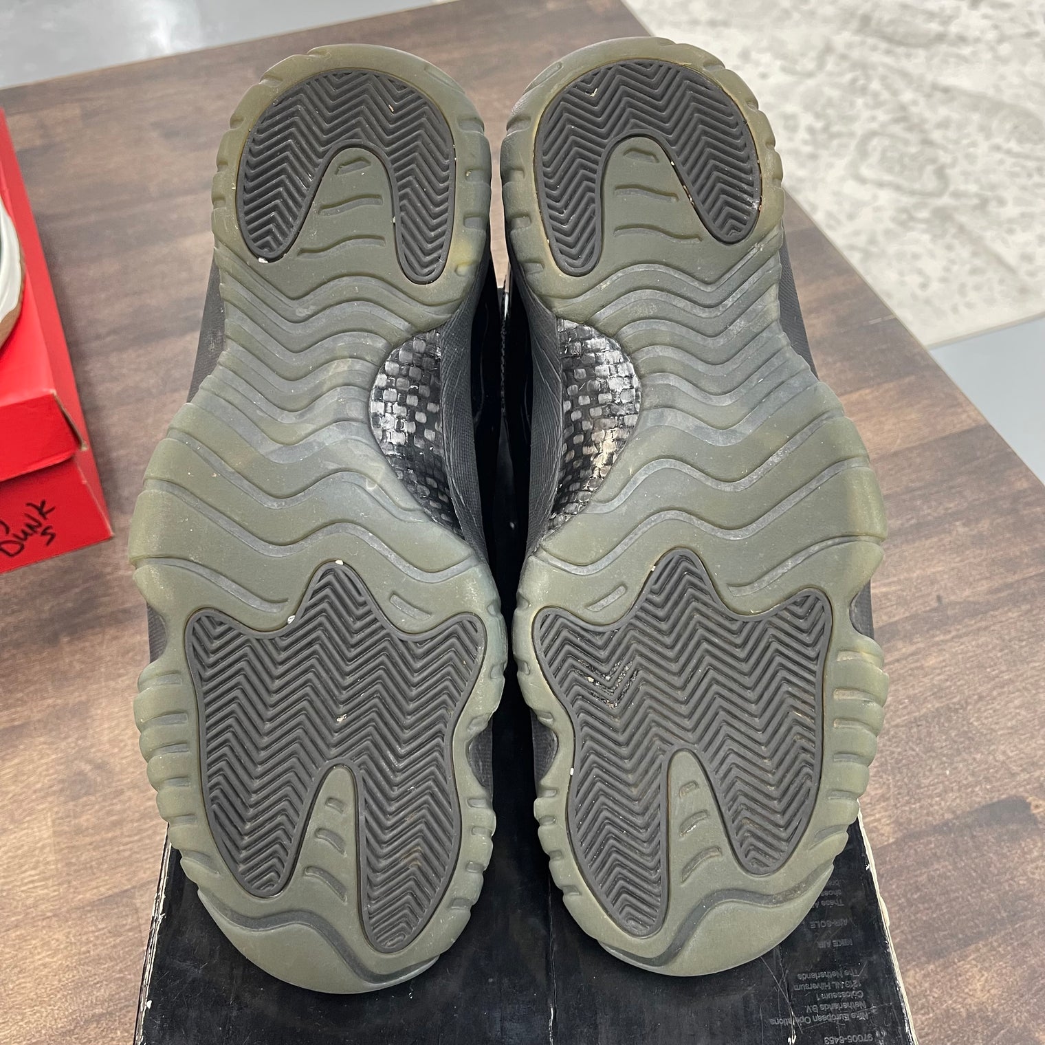 Cap and Gown Jordan 11 Retro (USED)