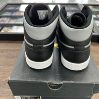 Shadow Red Jordan 1 Mid (USED)