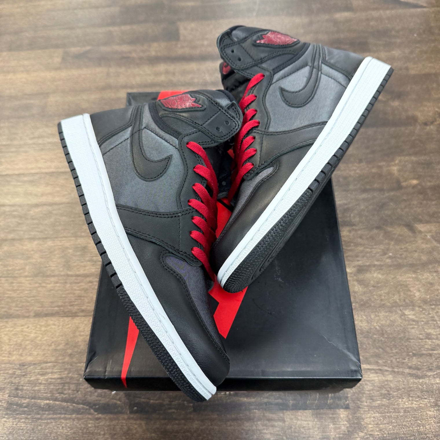 Black Satin Gym Red Jordan 1 High (USED)