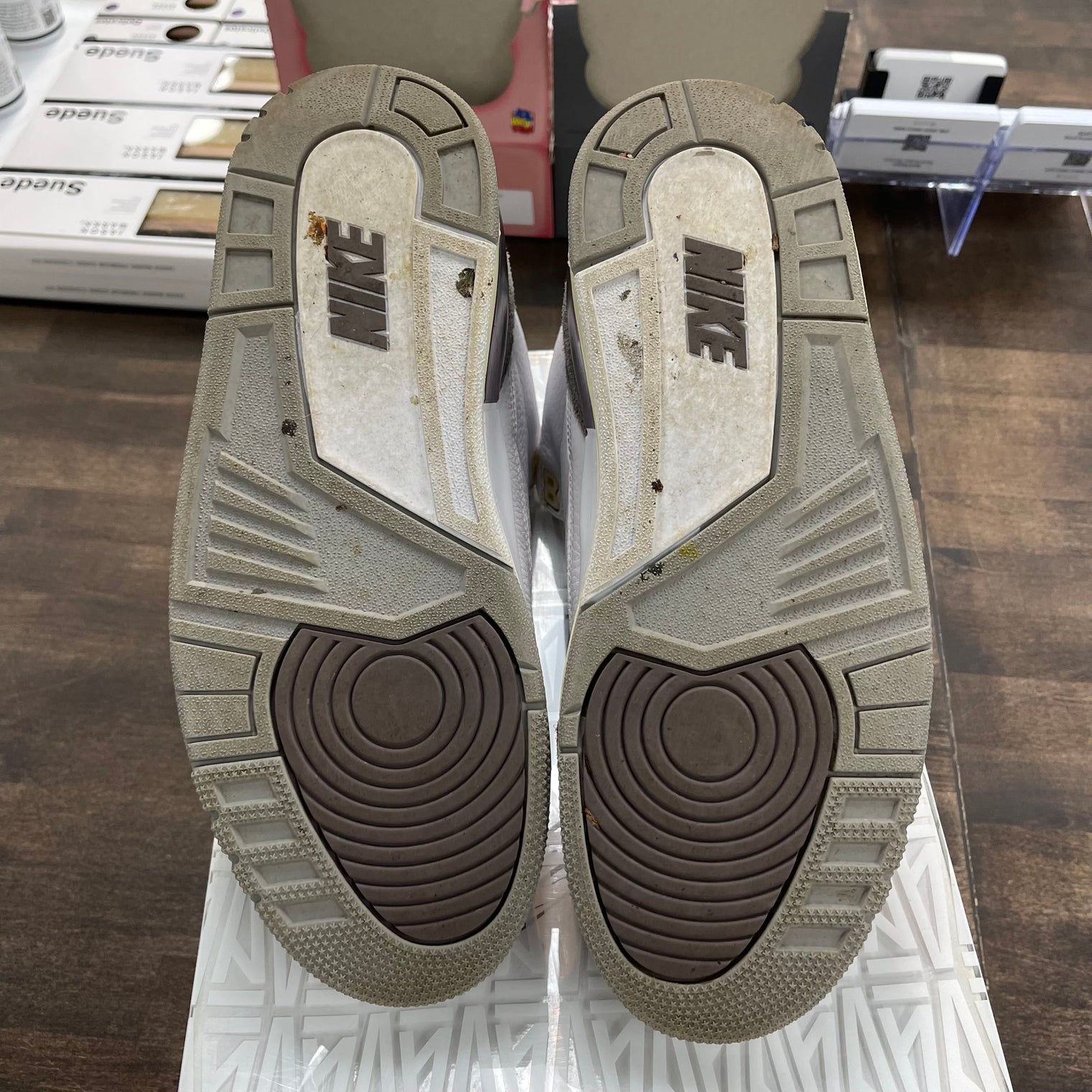 A Ma Maniere Jordan 3 (W) (USED)