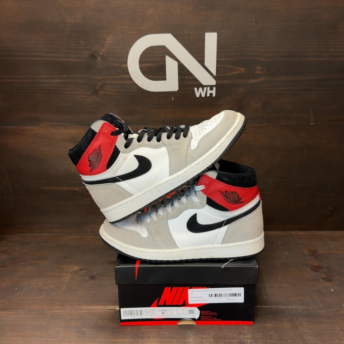 Jordan 1 Retro High Light Smoke Grey Size 8.5 (Pre-Owned) - front