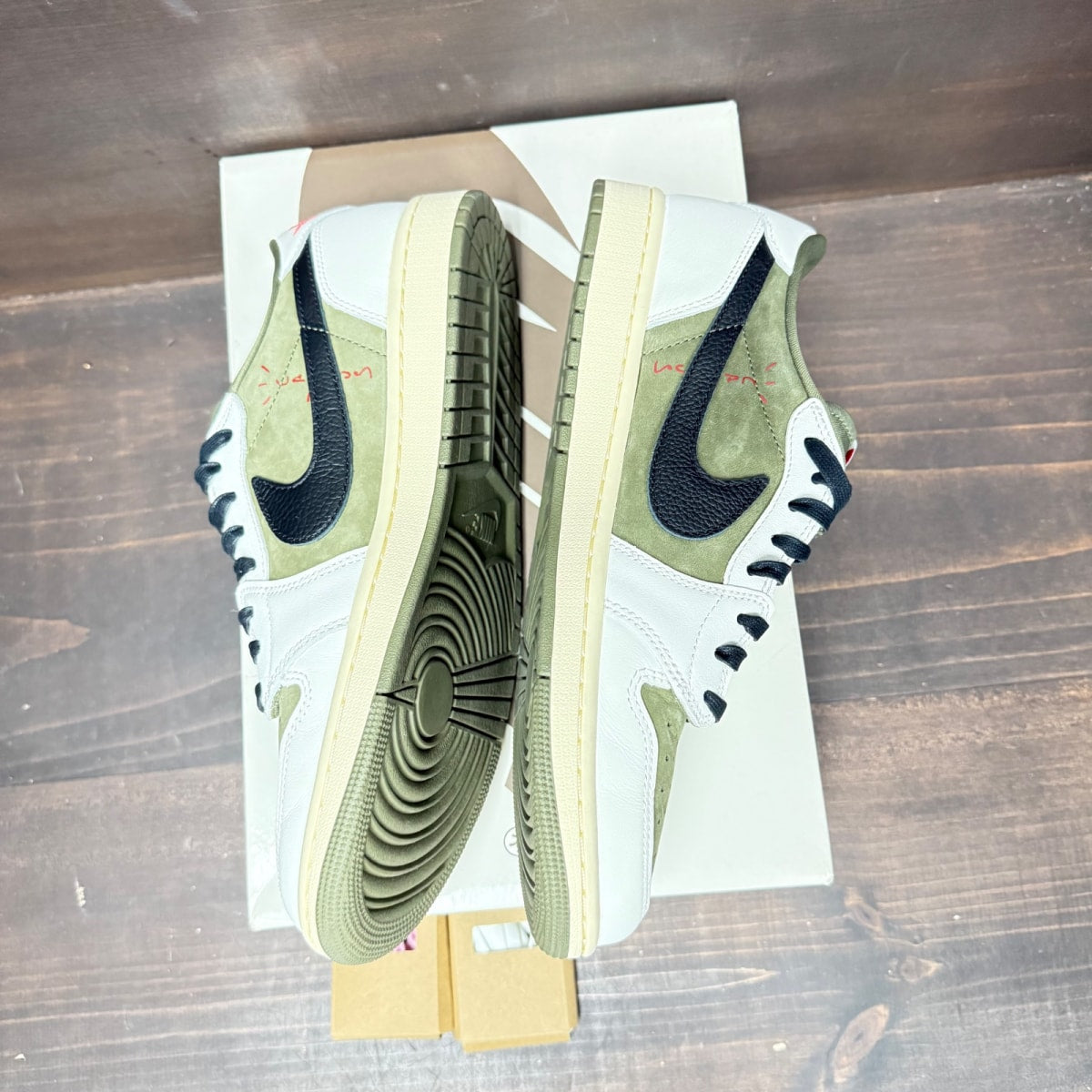 Jordan 1 Retro Low OG SP Travis Scott Medium Olive - Image 3