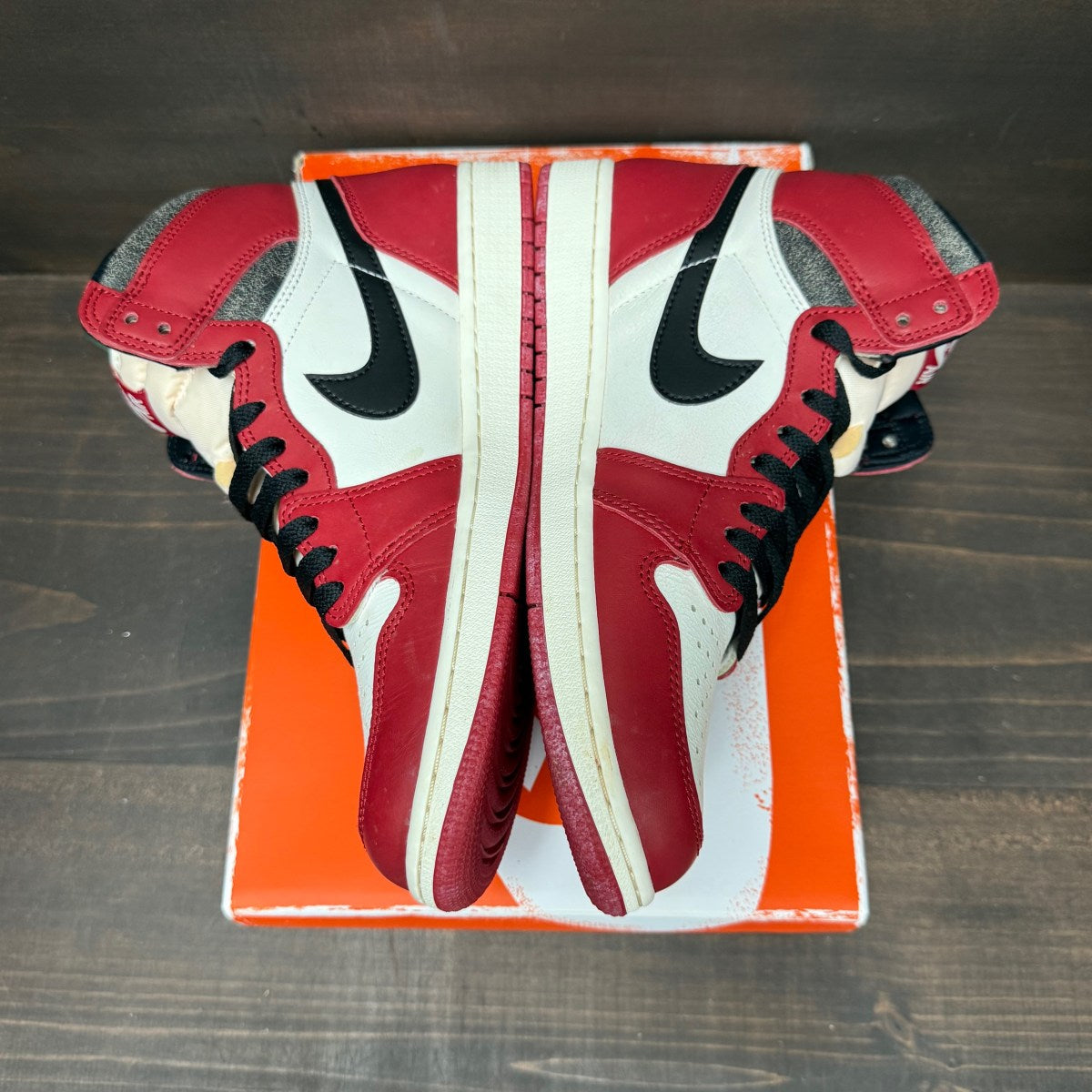 Jordan 1 Retro High OG Chicago Lost and Found - Image 3