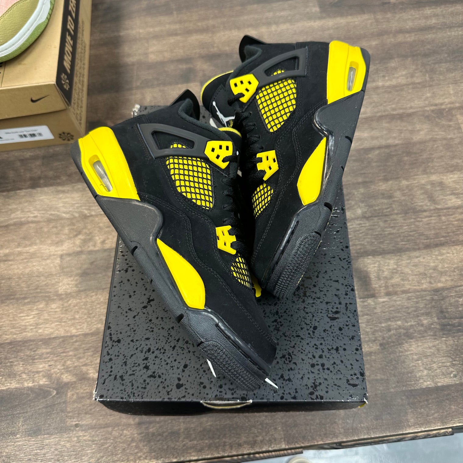 (GS) Yellow Thunder Jordan 4 (Lightly Worn)