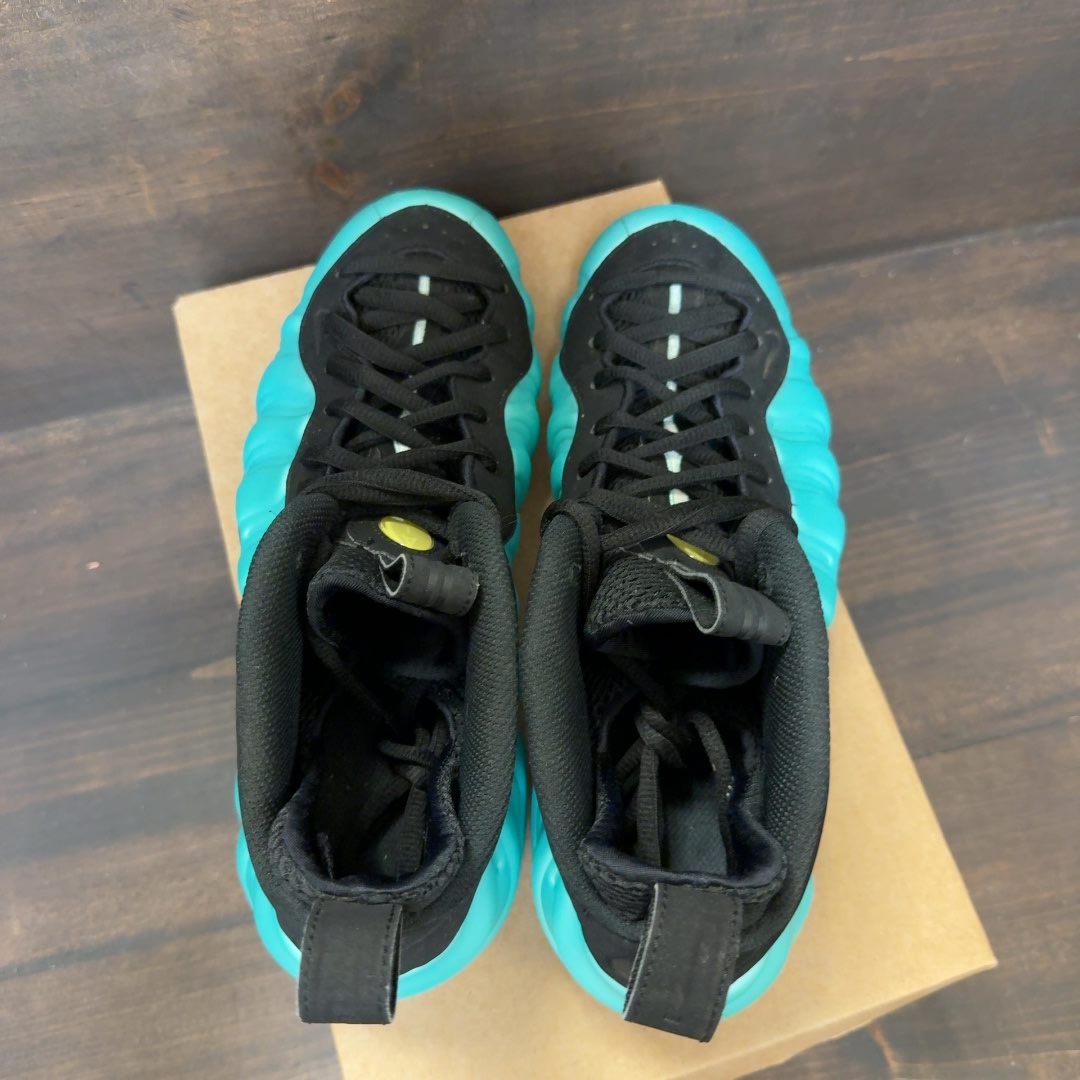 Air Nike Foamposite Pro Island Green Size 9.5 (Pre-Owned) - Image 5