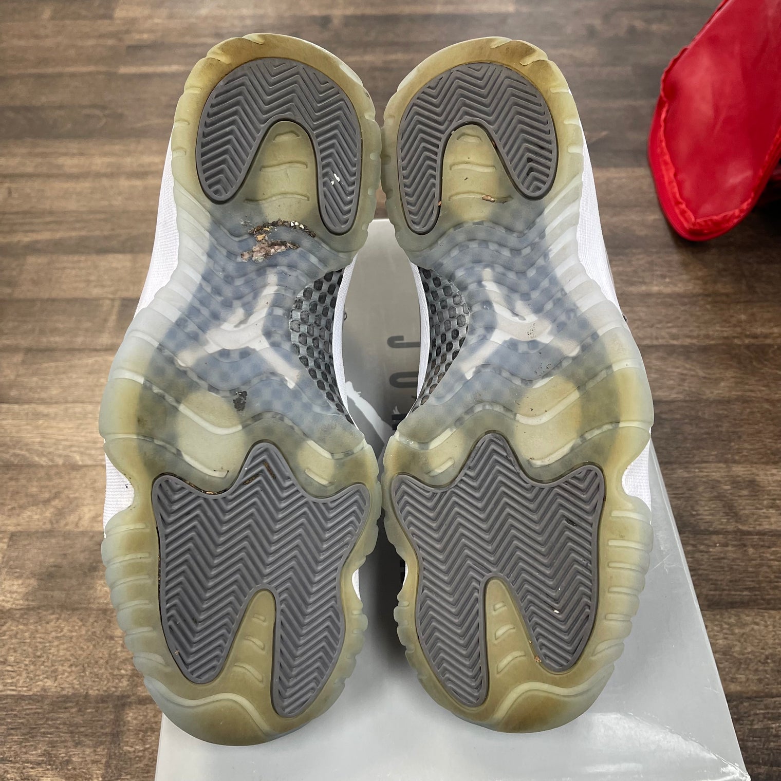 Cool Grey Jordan 11 (USED)