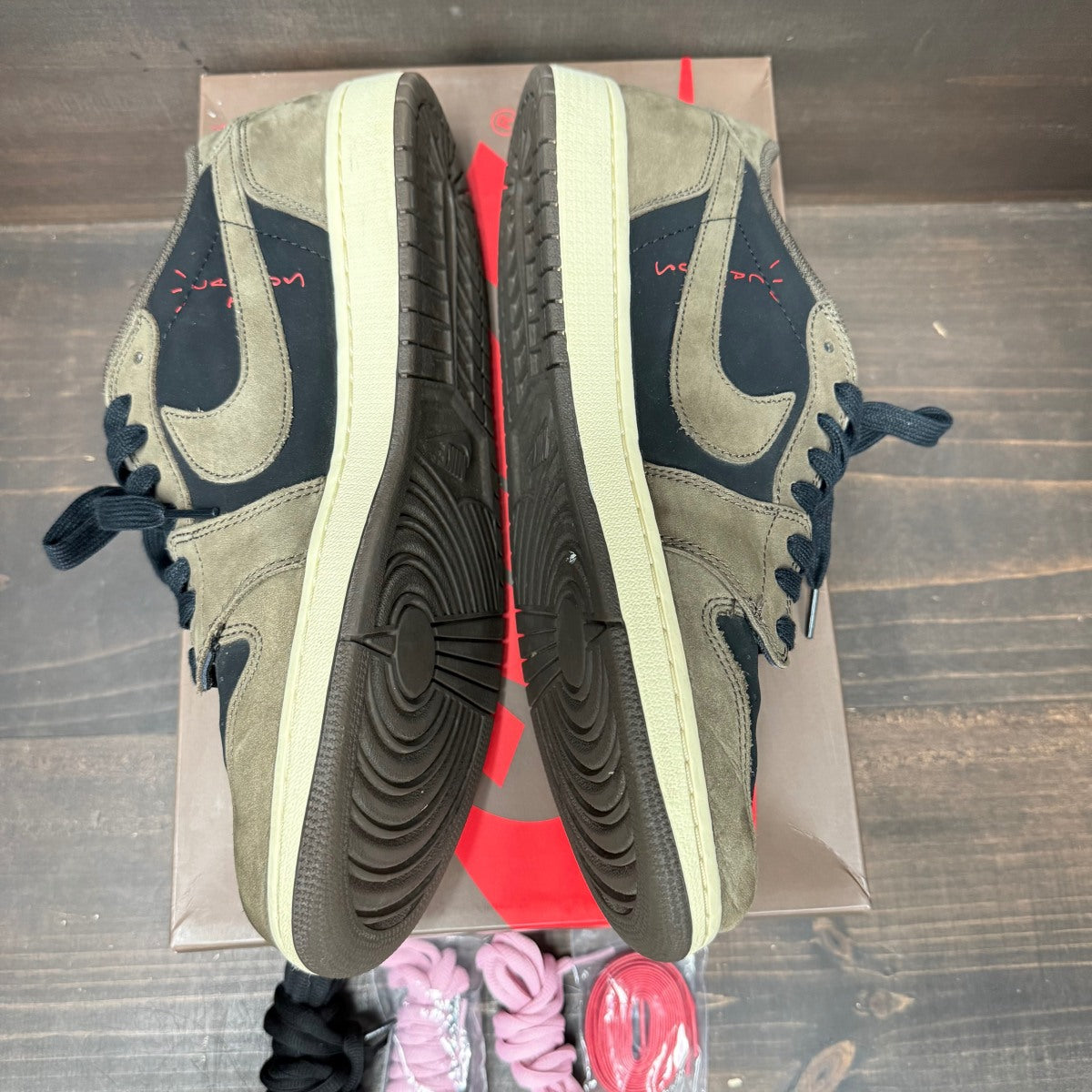 Jordan 1 Retro Low OG SP Travis Scott Mocha - Image 3