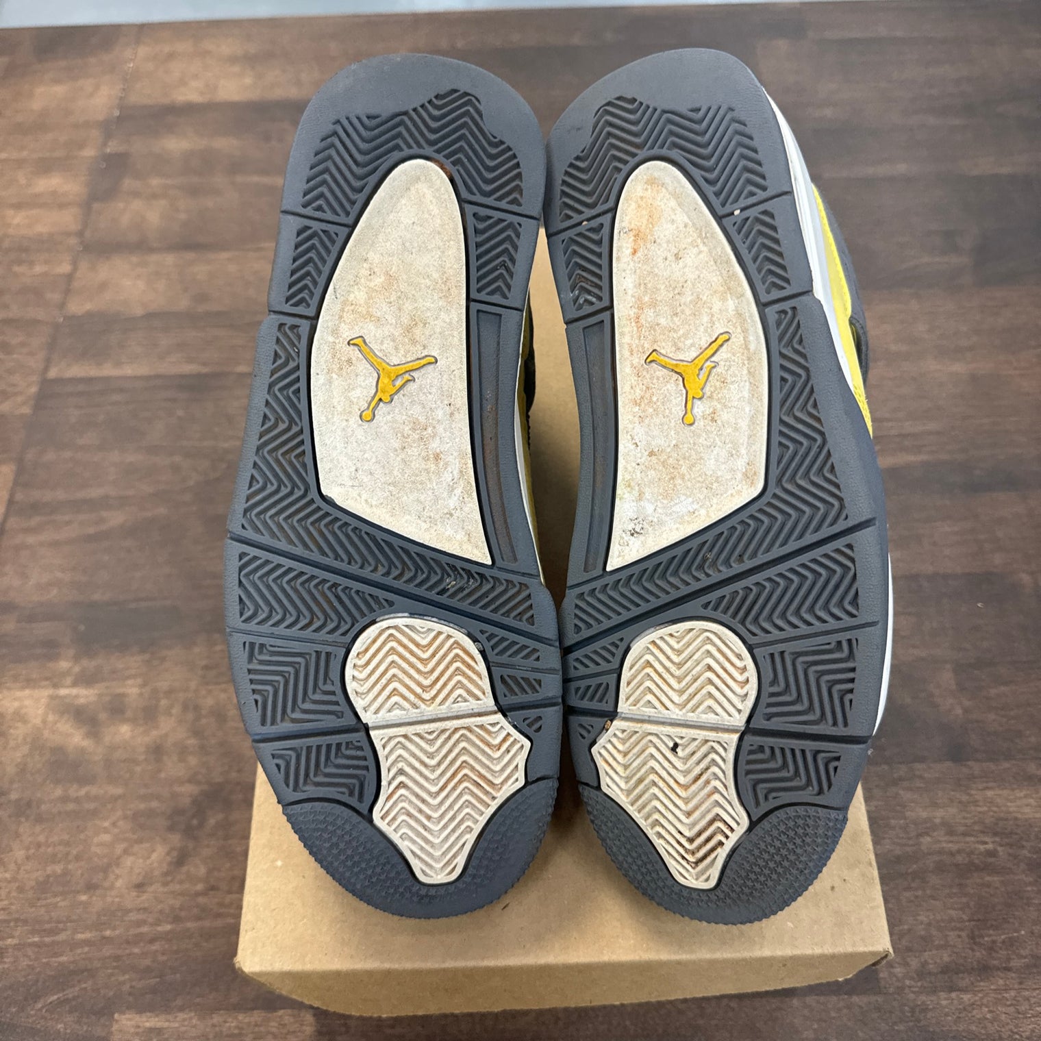 Lightning Jordan 4 Retro (USED, no box)