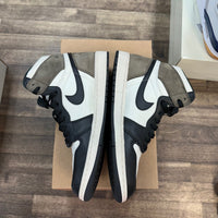 Jordan 1 Retro High Dark Mocha Size 11 (Pre-Owned) - Image 3