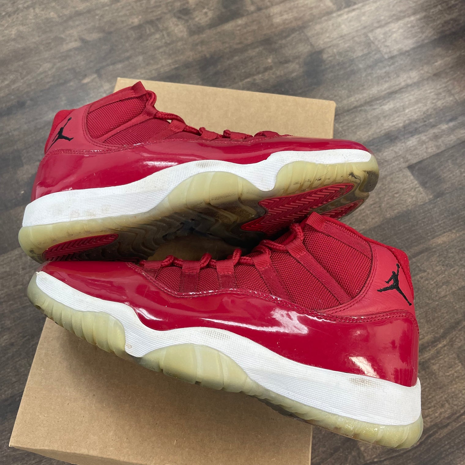 Win like 96 Jordan 11 (USED, No Box)