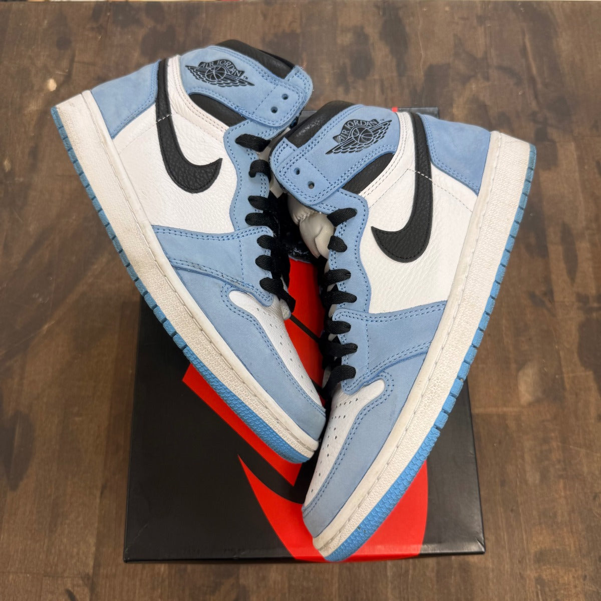 Jordan 1 Retro High OG University Blue - Image 1