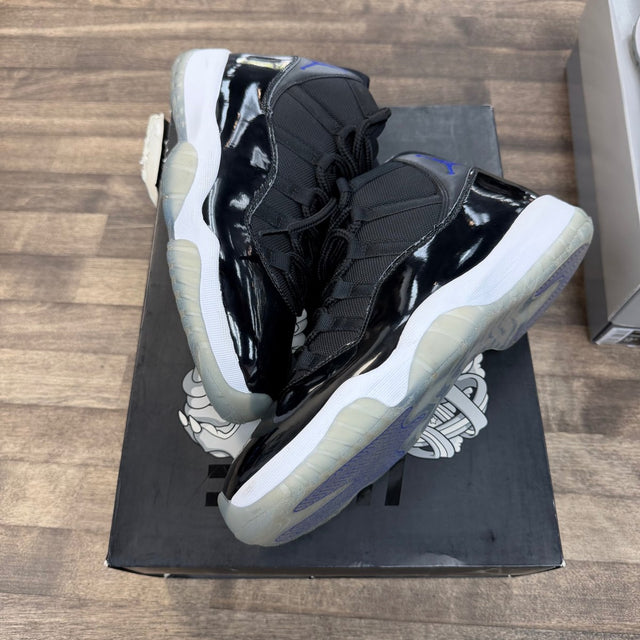 Jordan 11 Retro Space Jam (2016) Size 9.5 (Pre-Owned) - Image 1