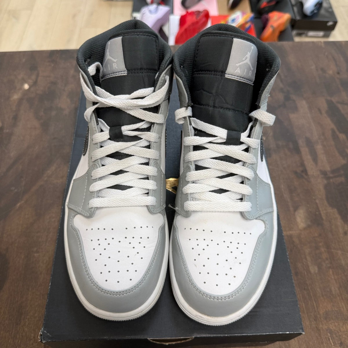 Jordan 1 Mid Light Smoke Grey Anthracite - Image 2