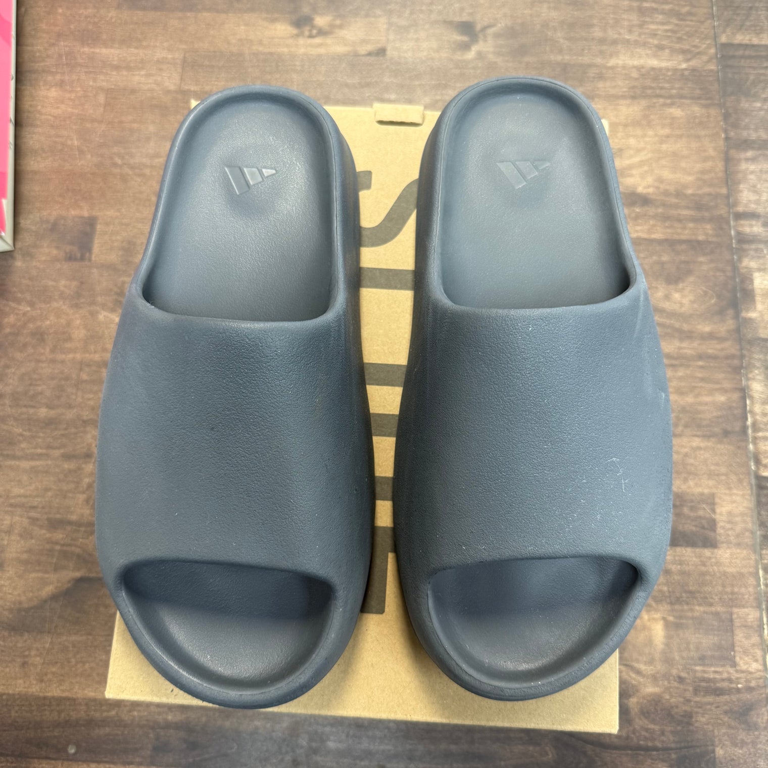 Slate Grey Yeezy Slide (USED)