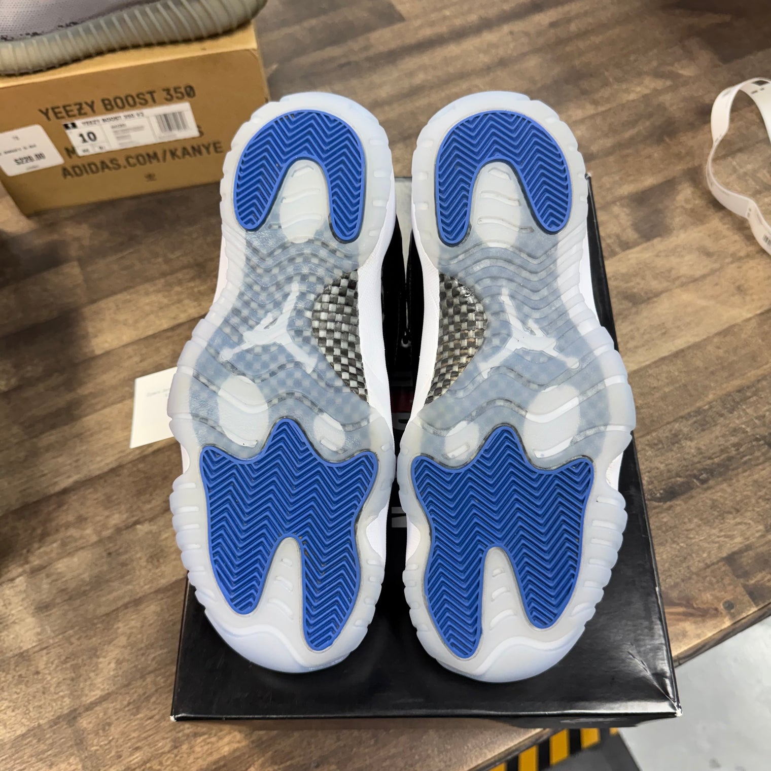 Space Jam Jordan 11 Retro Low (USED)