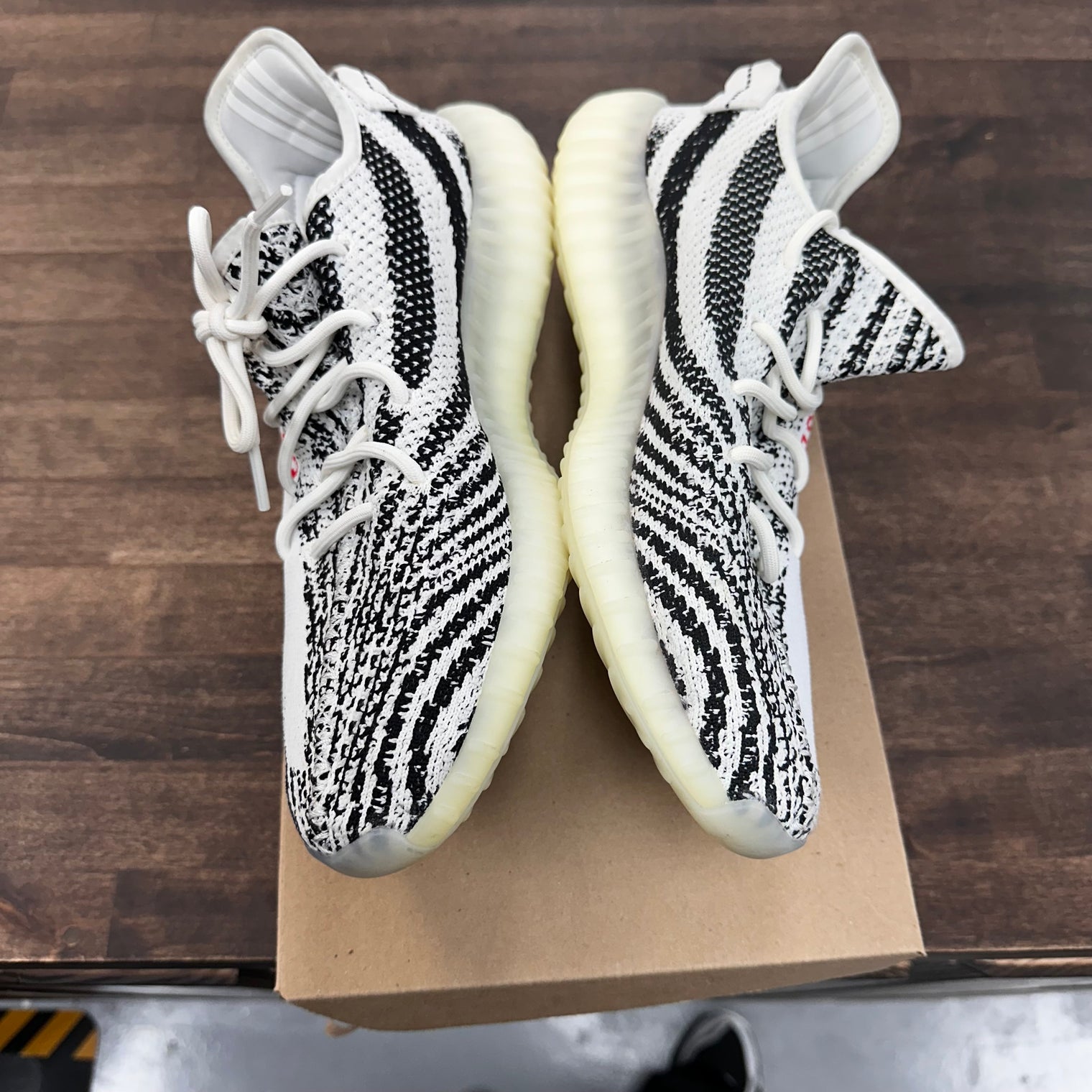 Zebra Yeezy 350 (USED,No Box)