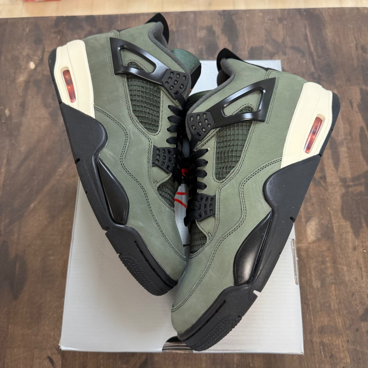 Jordan 4 Retro OG SP Undefeated (2025) - Image 1