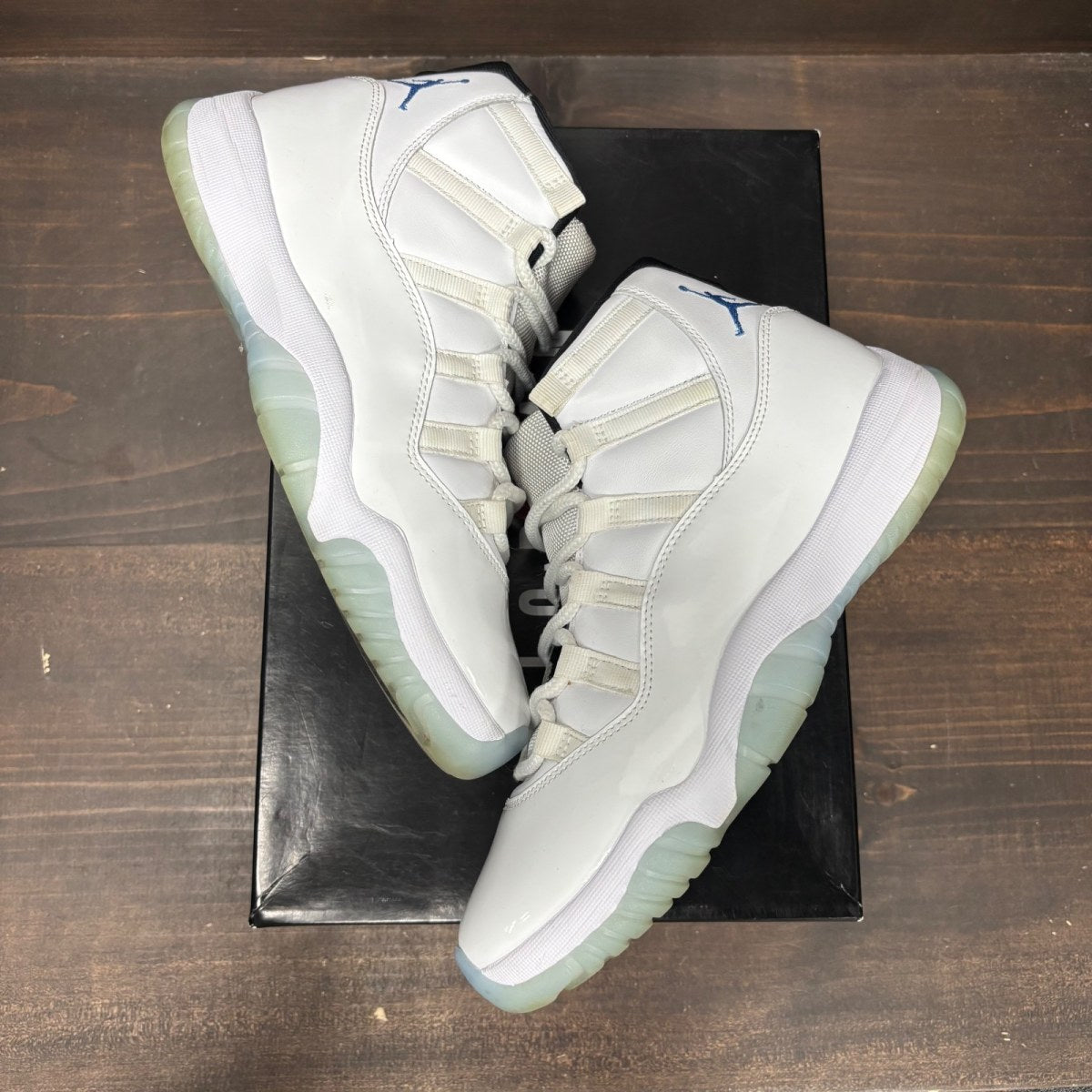 Jordan 11 Retro Legend Blue (2024) - Image 2