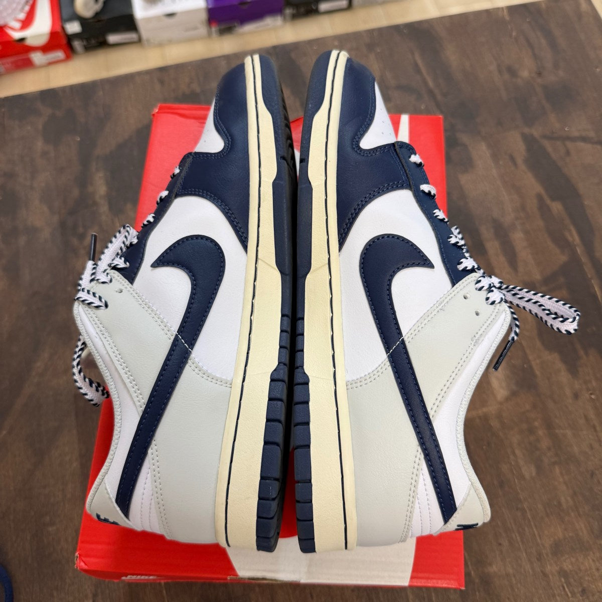 Nike Dunk Low New York Yankees - Image 4